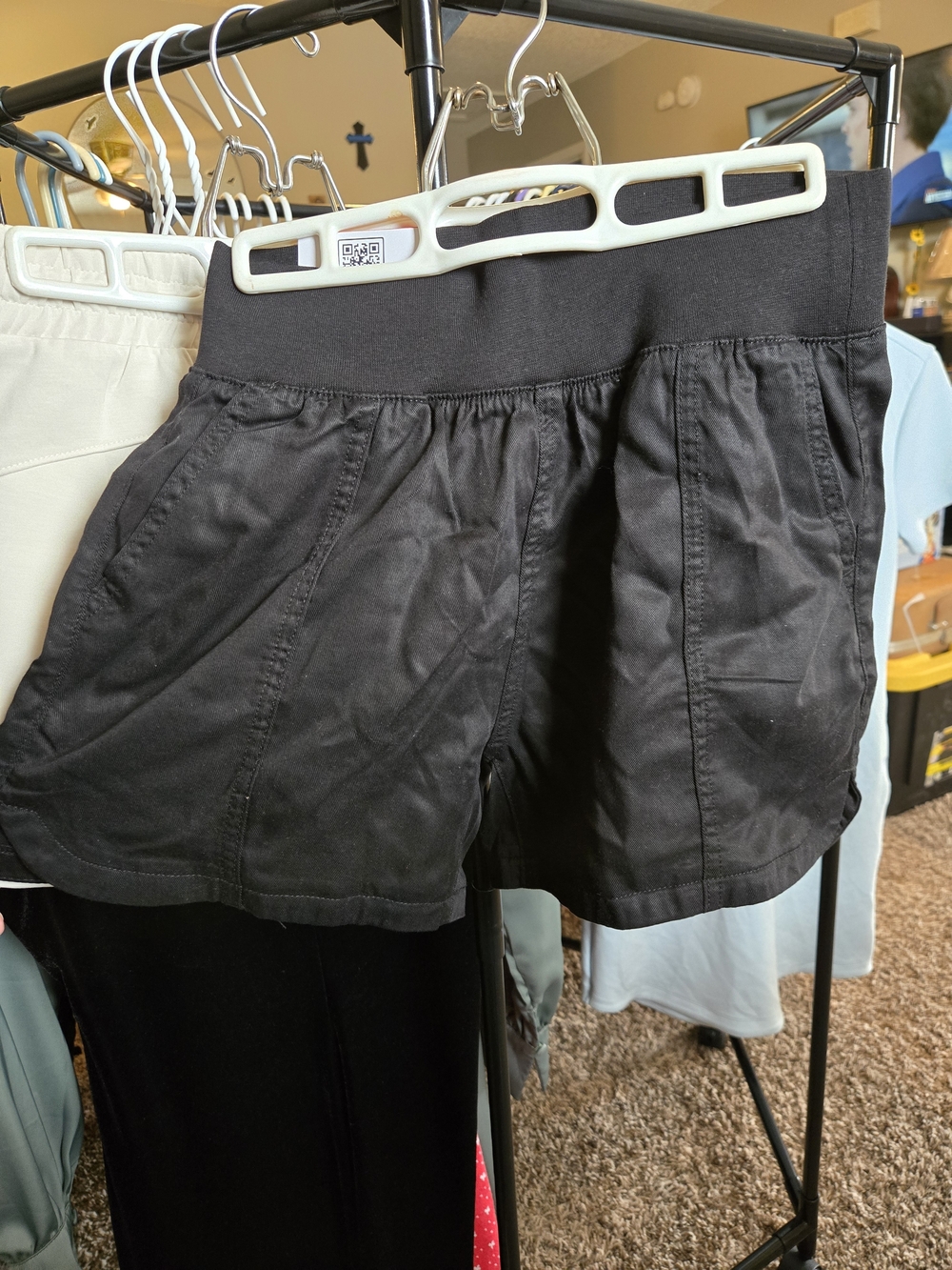 High-Waist Black Pull-On Women's Shorts with Elastic Waistband